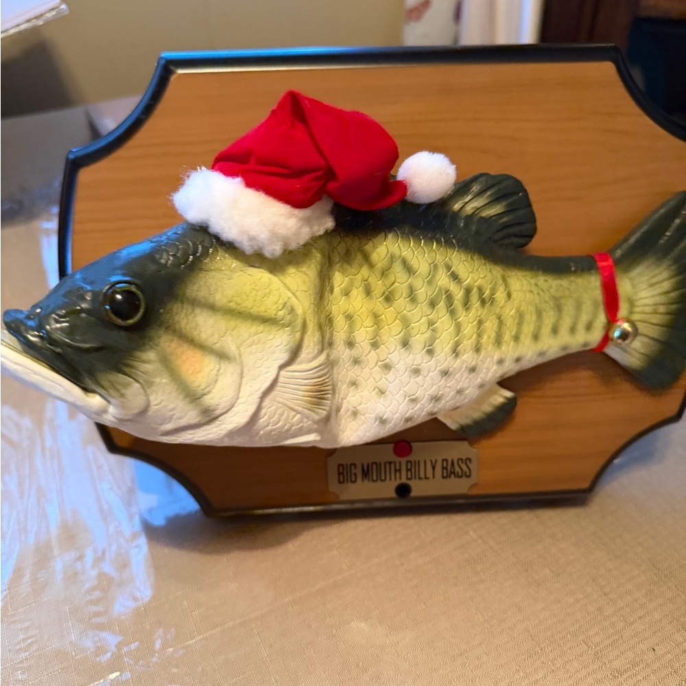 Big mouth Billy bass Singing Fish with Santa Hat - Picture 4 of 12